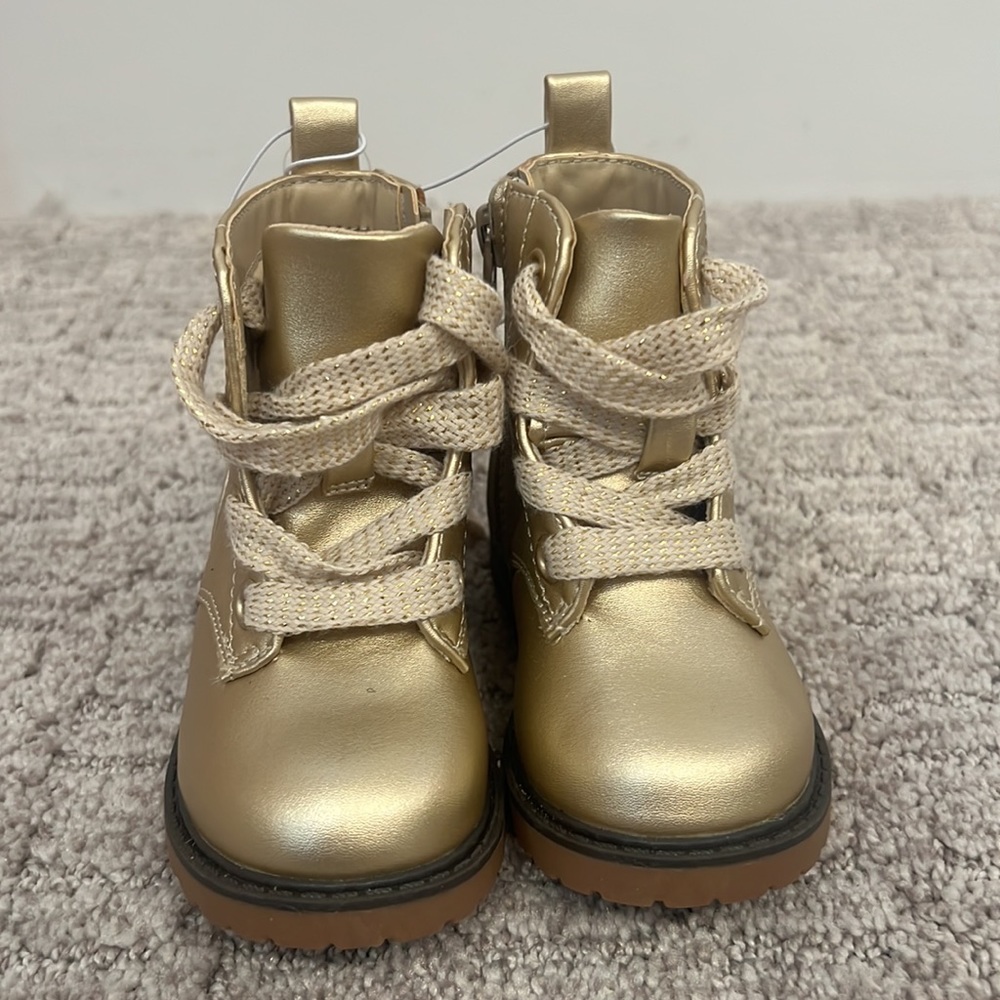 Cat & Jack toddler boots NWT. Size 5